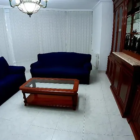 1ª Línea De Playa, Vistas Al Mar Y Muy Céntrico. *